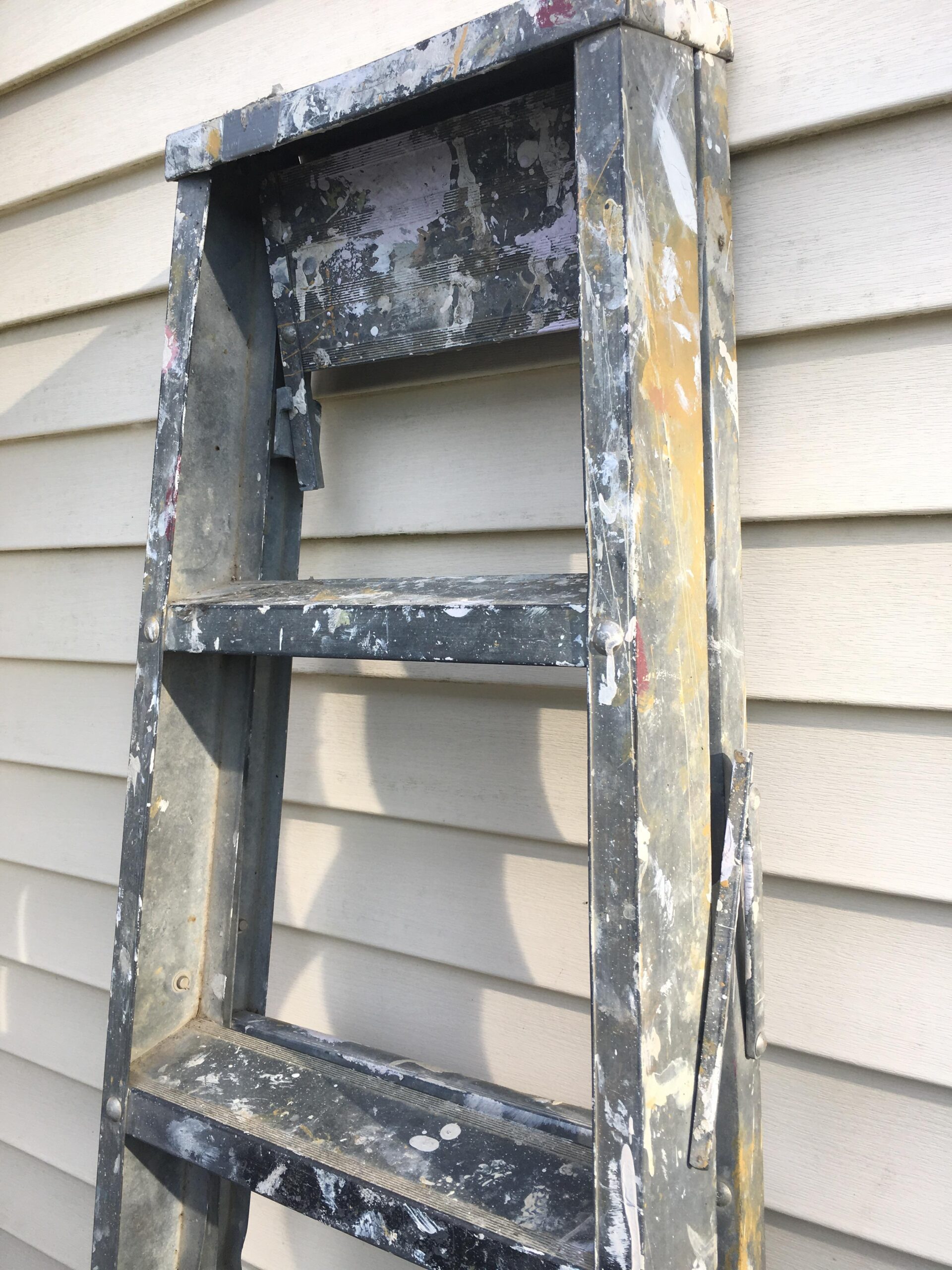 How to Remove Paint from a Ladder